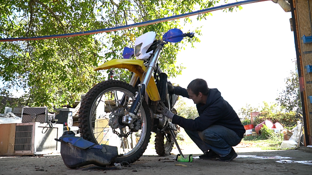 Краснодарский волонтер производит электромотоциклы и отправляет бойцам на СВО