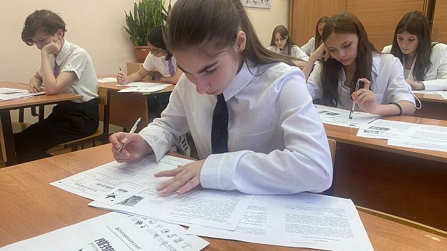Краснодарские школьники пишут «Диктант Победы» / Фото: телеканал «Краснодар»