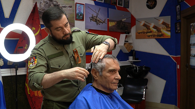 Краснодарская парикмахерская бесплатно стрижет ветеранов ВОВ Фото: телеканал Краснодар