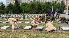 Более 100 мемориалов и могил героев ВОВ закреплены за юнармейцами Краснодара